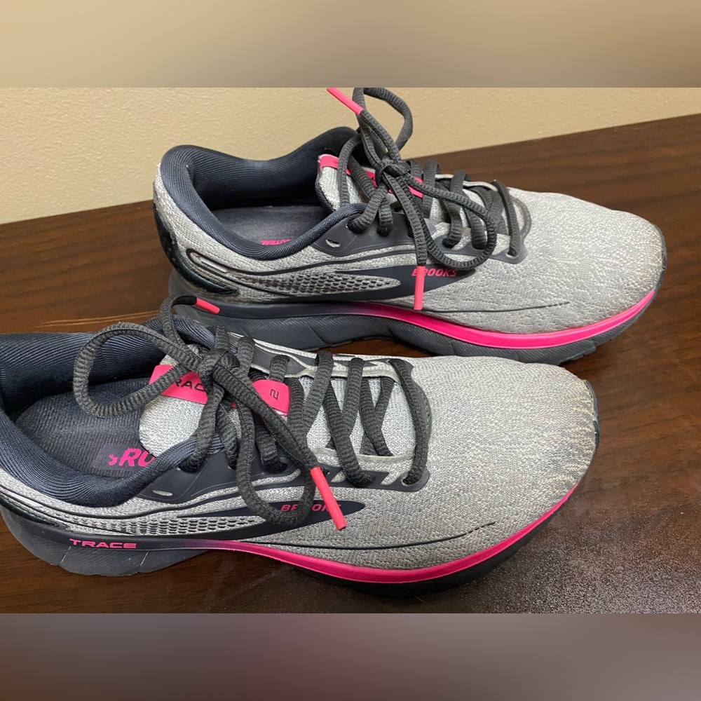 BROOKS Trace 2 running women’s shoes size: 7 code no# 1203751B038 - Picture 16 of 17